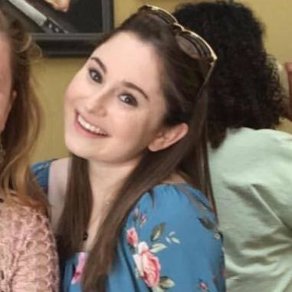Meet your Posher, Caitlin